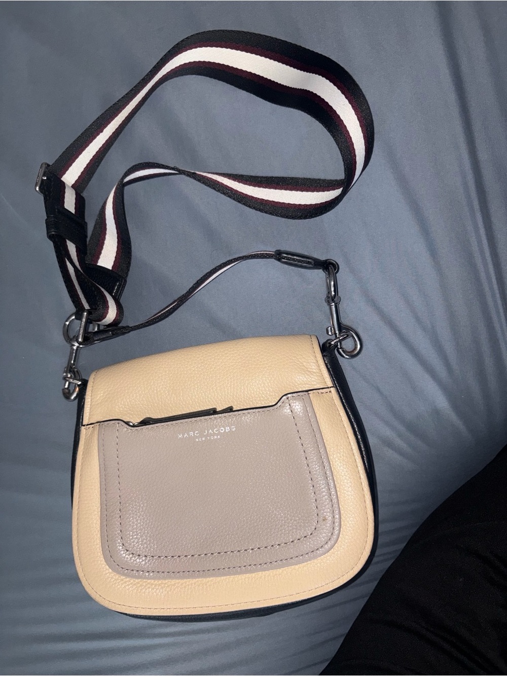 Marc Jacobs Empire City Mini Messenger Bag Colorblock Beige/Black Guitar Strap